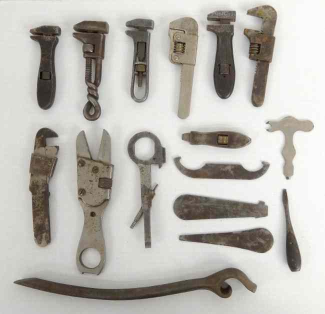 Appraisal: Lot of misc bicycle tools