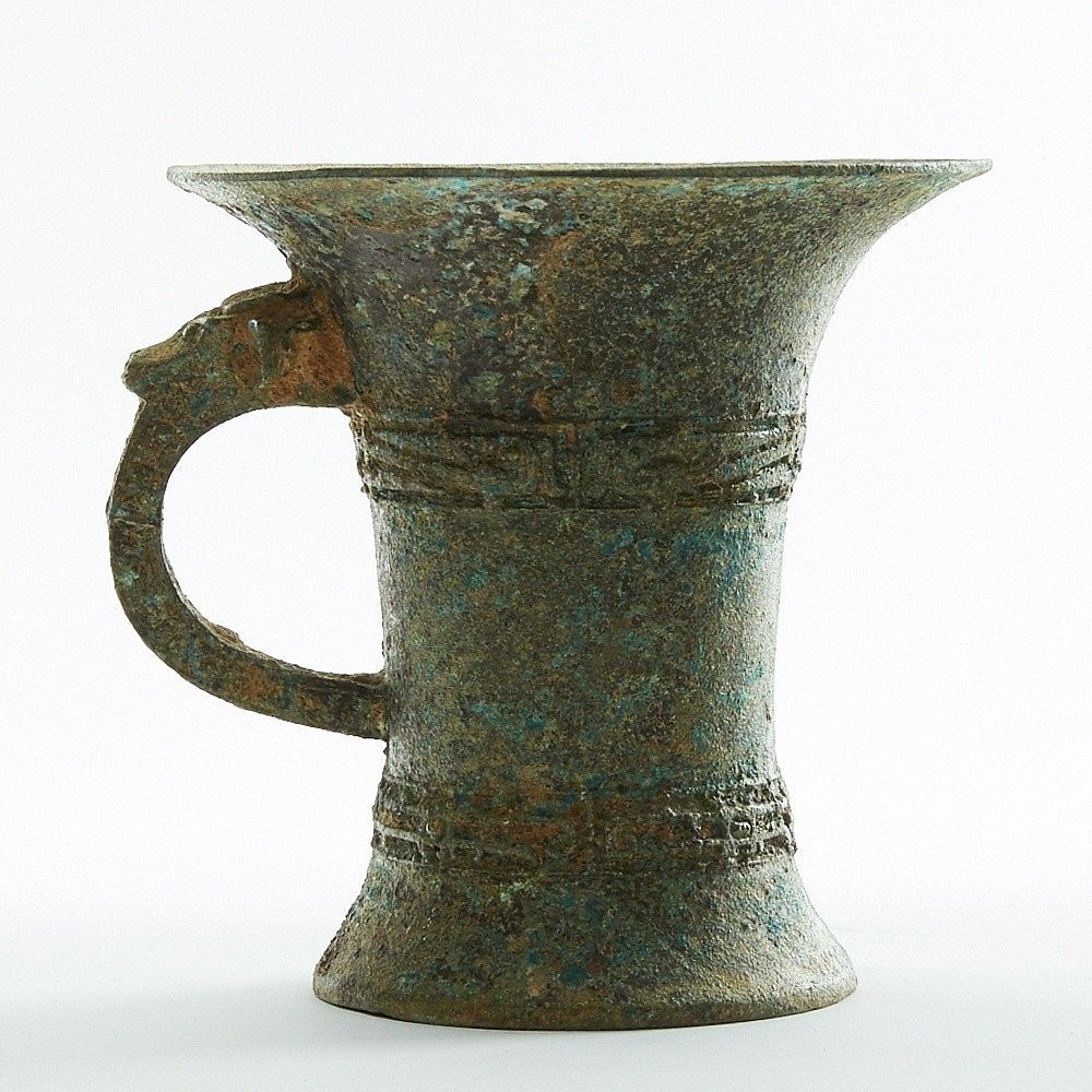 Appraisal: Chinese Archaic Bronze Wine Vessel Chinese archaic bronze wine vessel