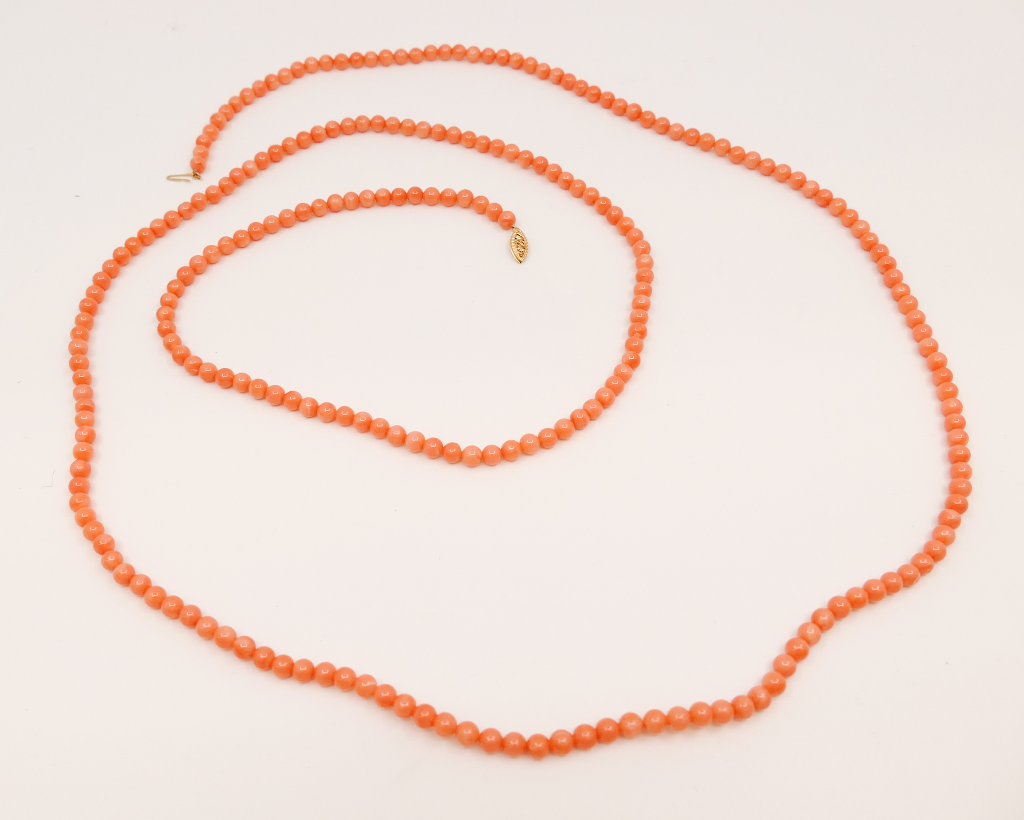 Appraisal: K Clasp Pink Coral Bead Necklace- '' w mm Beads