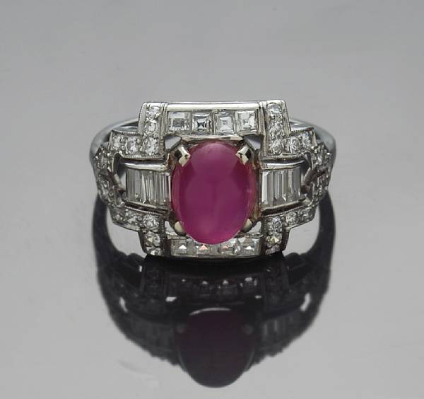 Appraisal: An art deco star ruby and diamond ring centering an