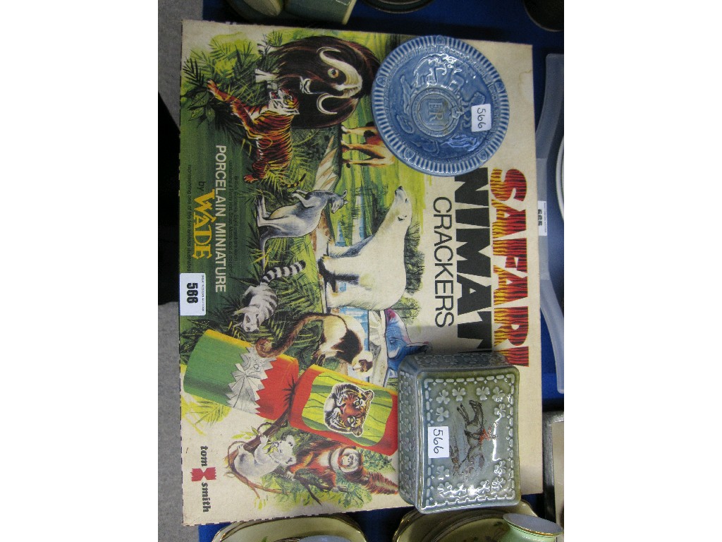 Appraisal: Lot comprising boxed set of Wade safari Animates crackers Wade