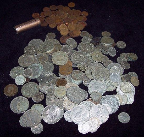 Appraisal: A large quantity of mainly silver colour coins including half