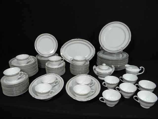 Appraisal: Harmony House porcelain dinnerware set ''Firelight'' pattern with gilt and