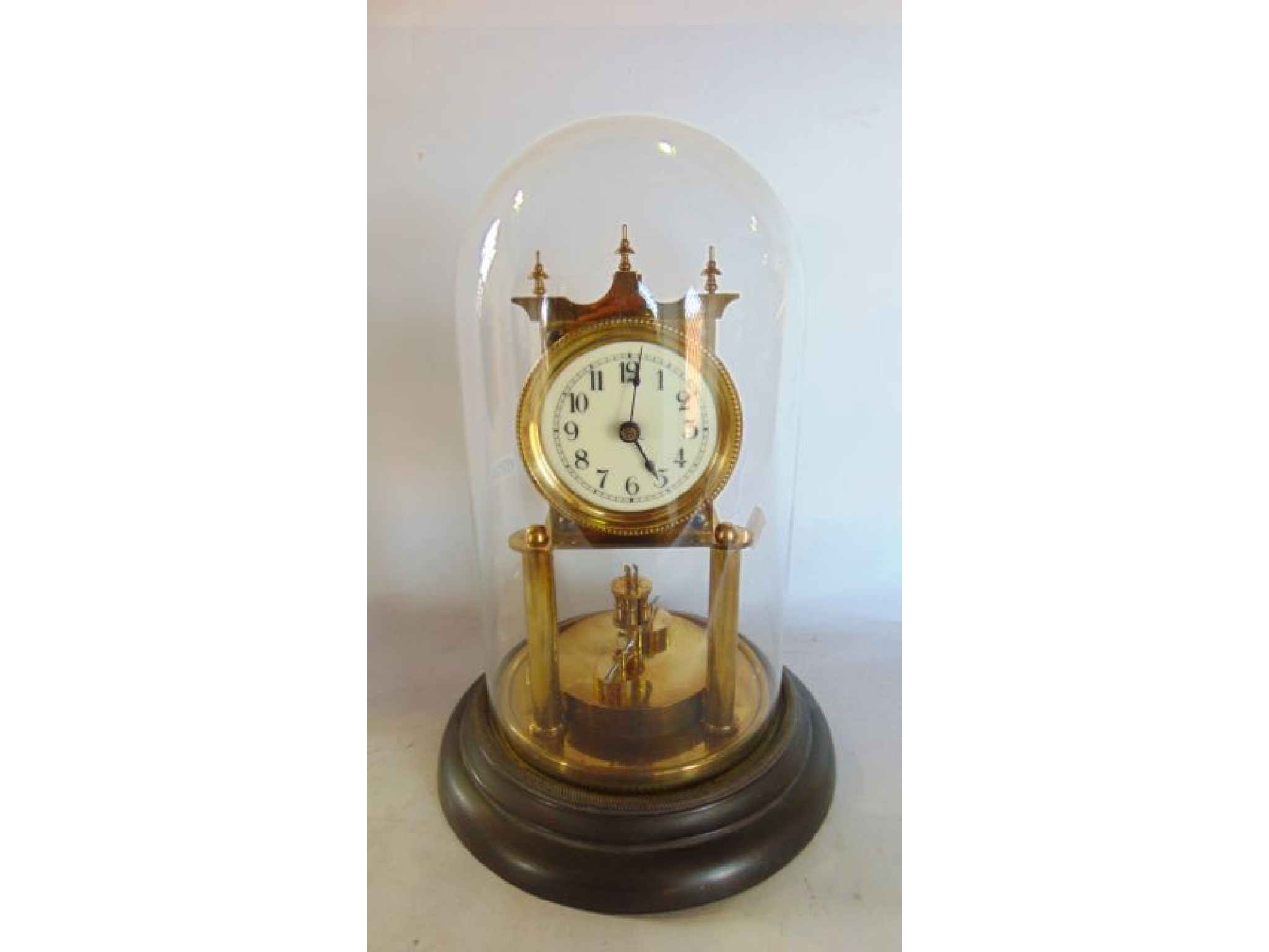 Appraisal: An early th century day or anniversary clock with brass