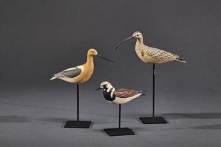 Appraisal: Three Miniature Shorebirds Eddie Wozny b Three Miniature ShorebirdsEddie Wozny