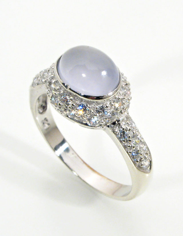 Appraisal: DIAMOND MOONSTONE AND TWELVE KARAT WHITE GOLD RING featuring a