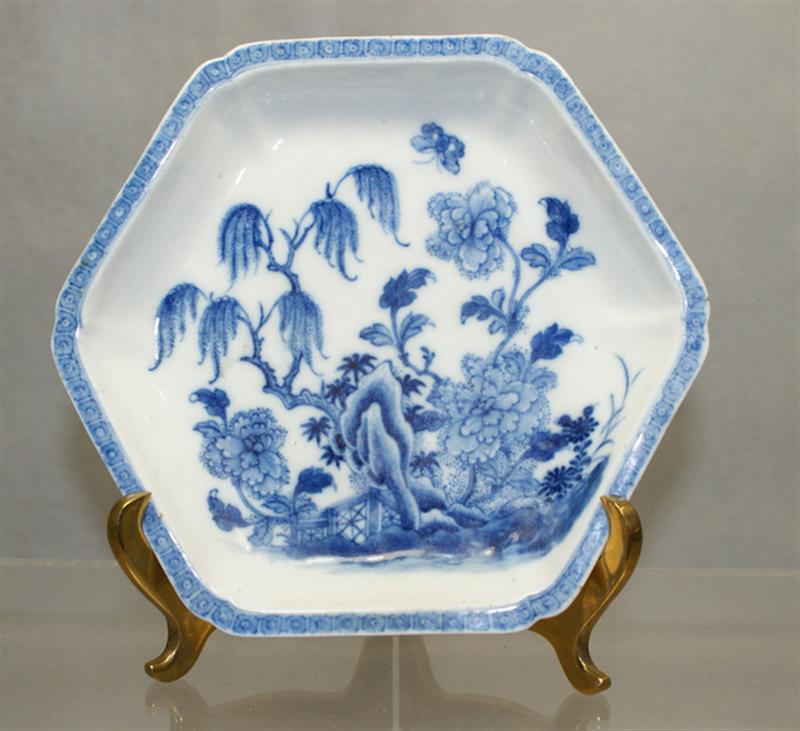 Appraisal: th c hexagonal Chinese porcelain plate with peony and willow