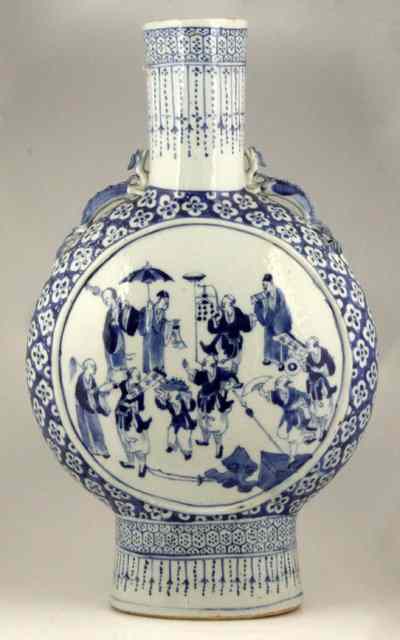 Appraisal: A th Century Chinese ceramic pilgrim flask the two panels