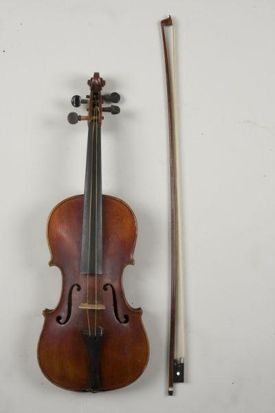 Appraisal: Antique Guarnerius Copy Violin with Petrus Guarnerius inner label with