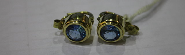 Appraisal: A PAIR OF CT GOLD EARRINGS of simple form with