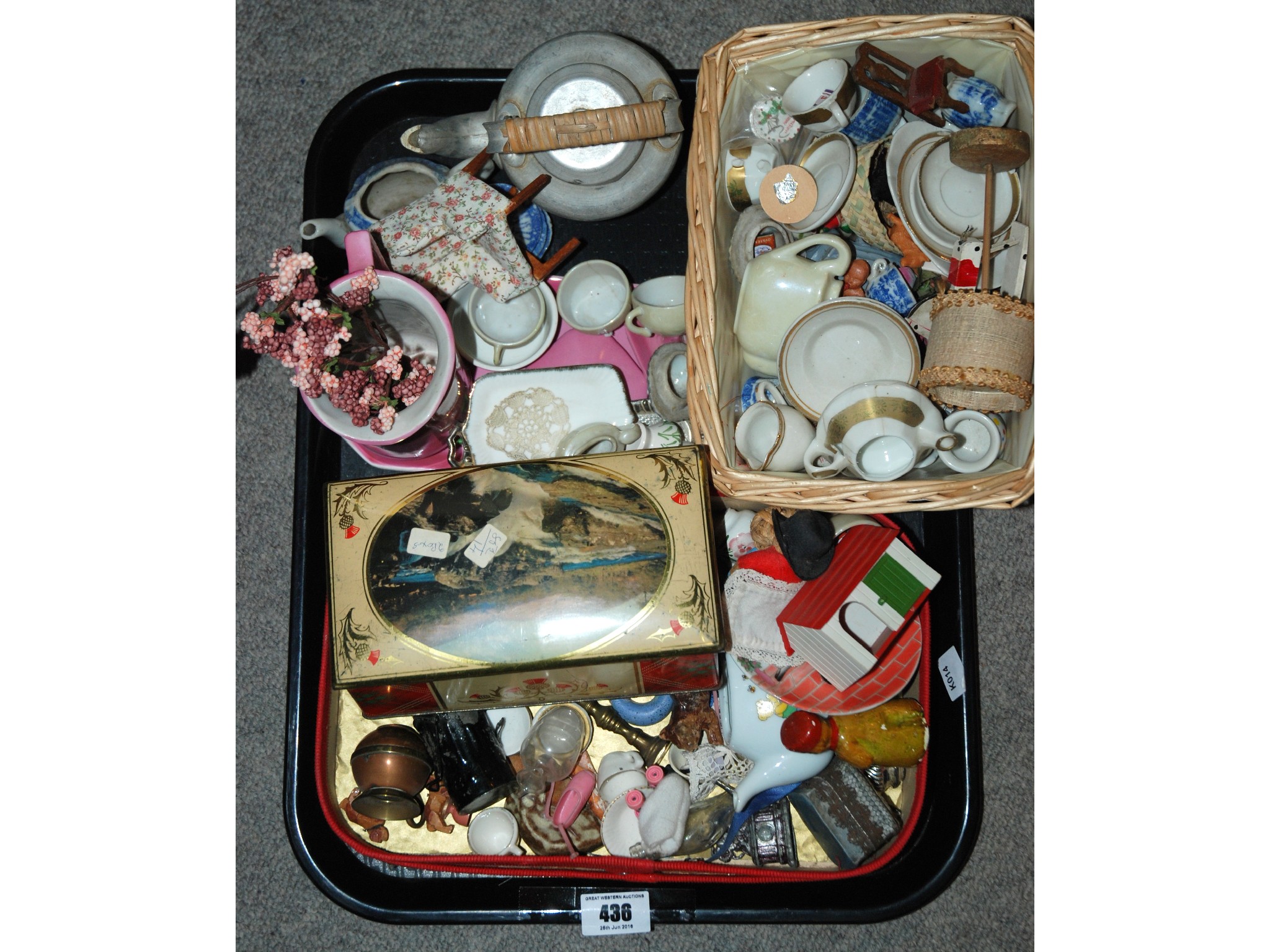 Appraisal: A tray lot of various dolls house ceramics etc