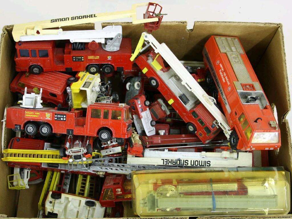 Appraisal: Quantity of fire engines to include Corgi Matchbox and Lone