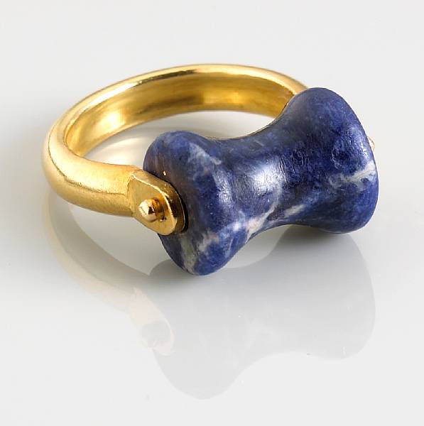 Appraisal: A sodalite ring unsigned attributed to Lalaounis mounted in twenty-two