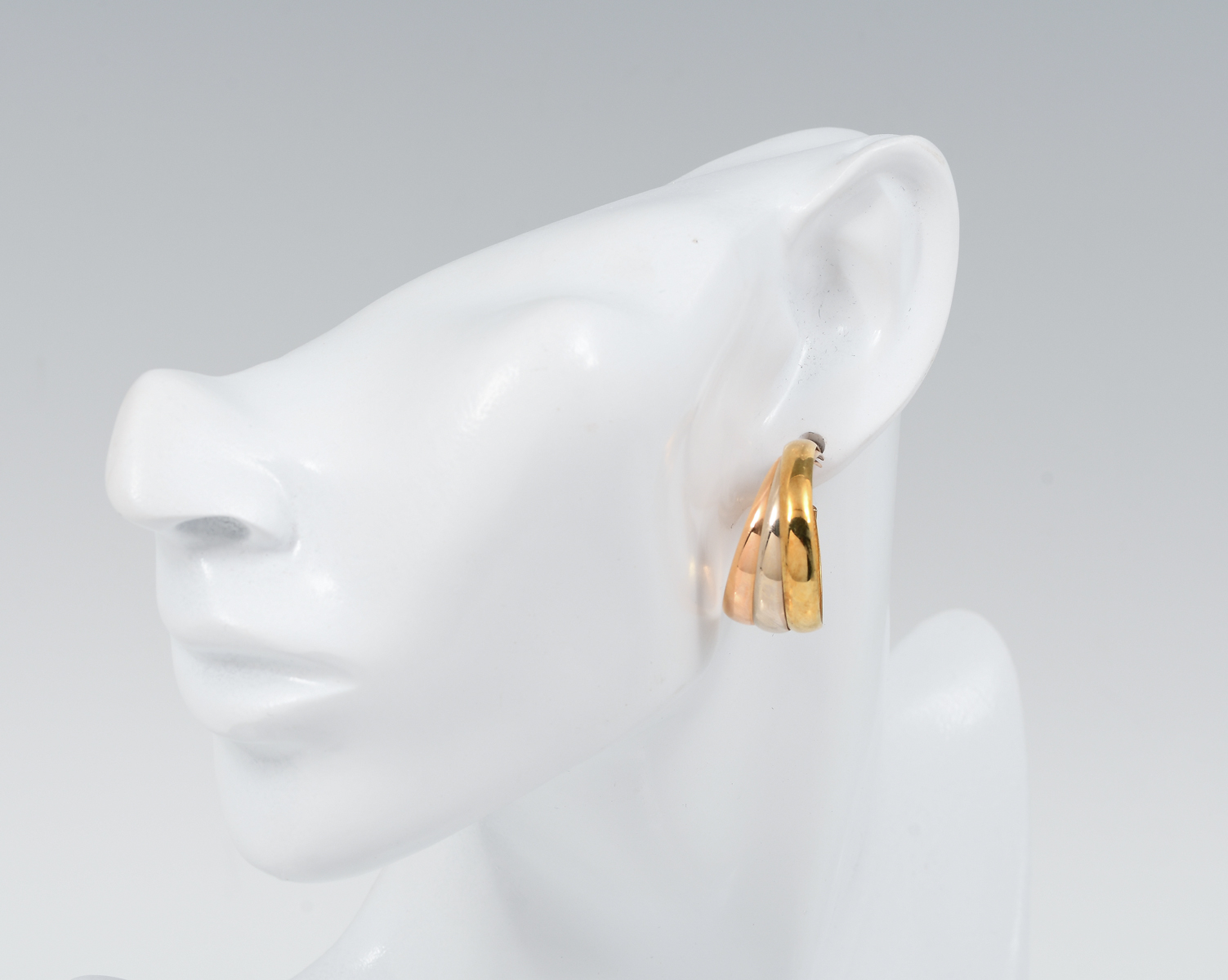 Appraisal: K TRI COLOR HOOP EARRINGS Wonderful tri-color earrings feature polished