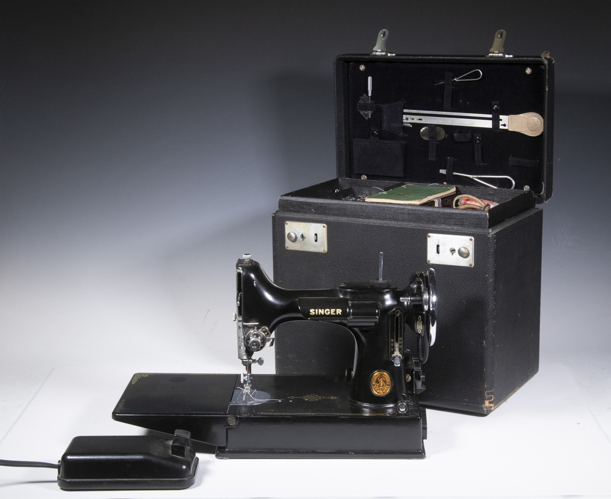 Appraisal: SINGER FEATHERWEIGHT PORTABLE ELECTRIC SEWING MACHINE - Vintage Cased Singer