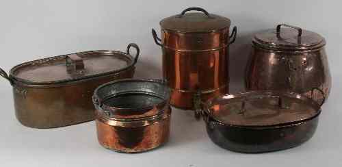 Appraisal: A large copper pan and cover of oval form with