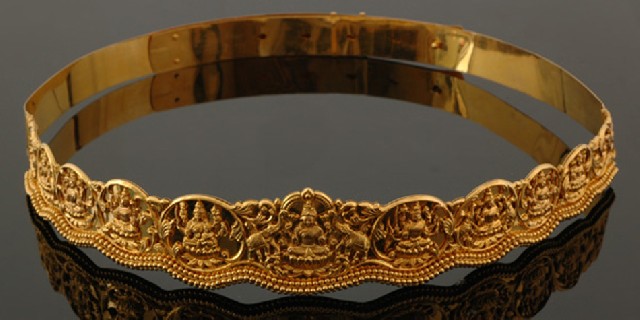 Appraisal: An Indian ceremonial belt The ct gold belt depicting Shiva