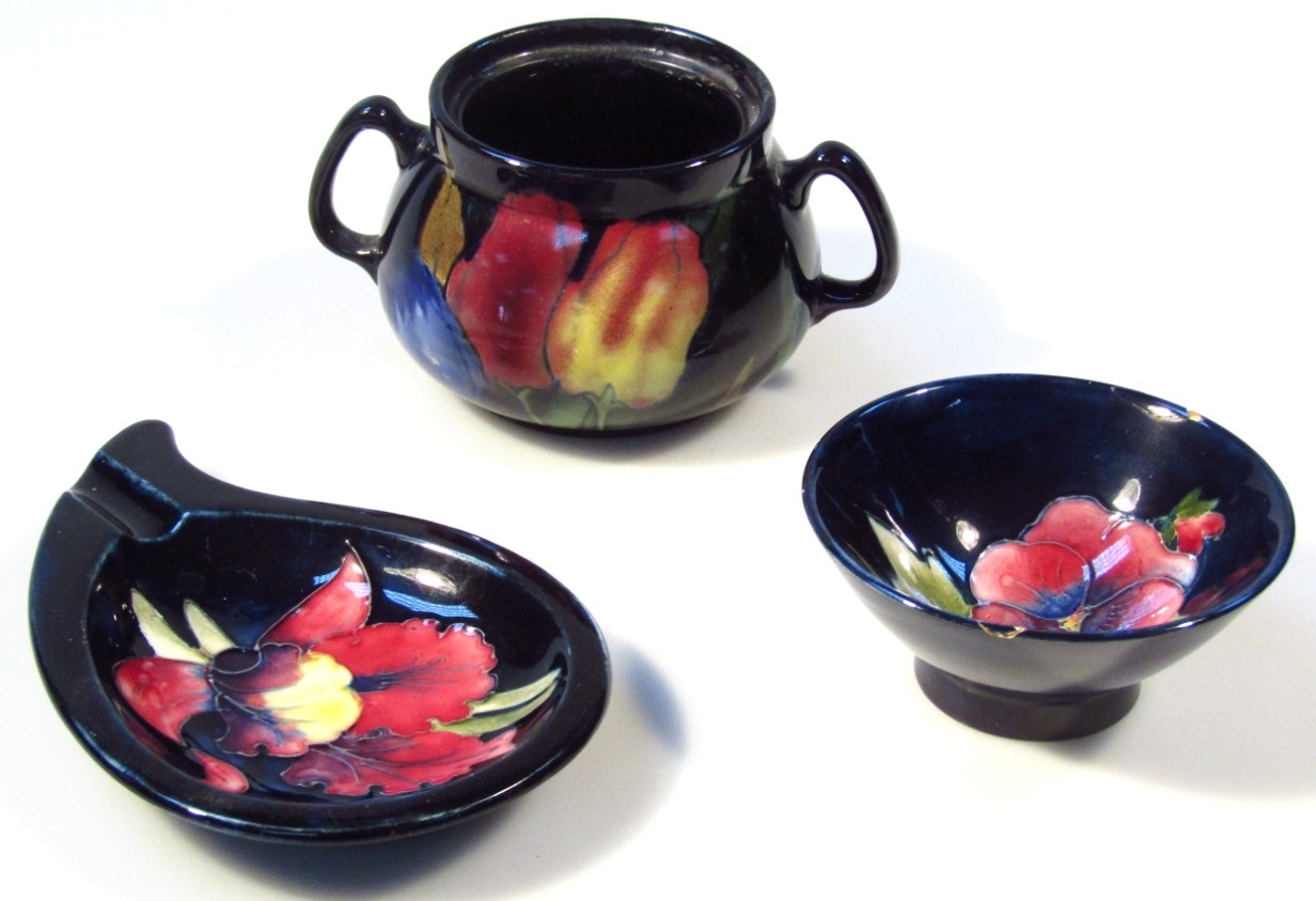 Appraisal: Various Moorcroft comprising of a poppy bowl cm dia on