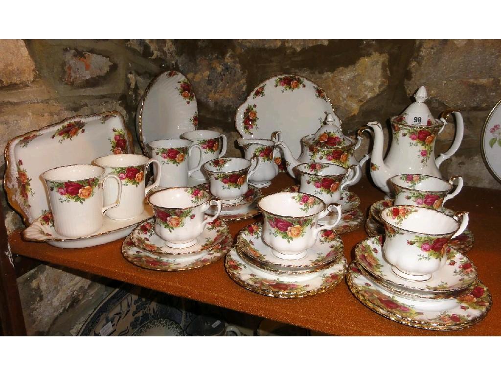 Appraisal: A quantity of Royal Albert Old Country Roses pattern wares