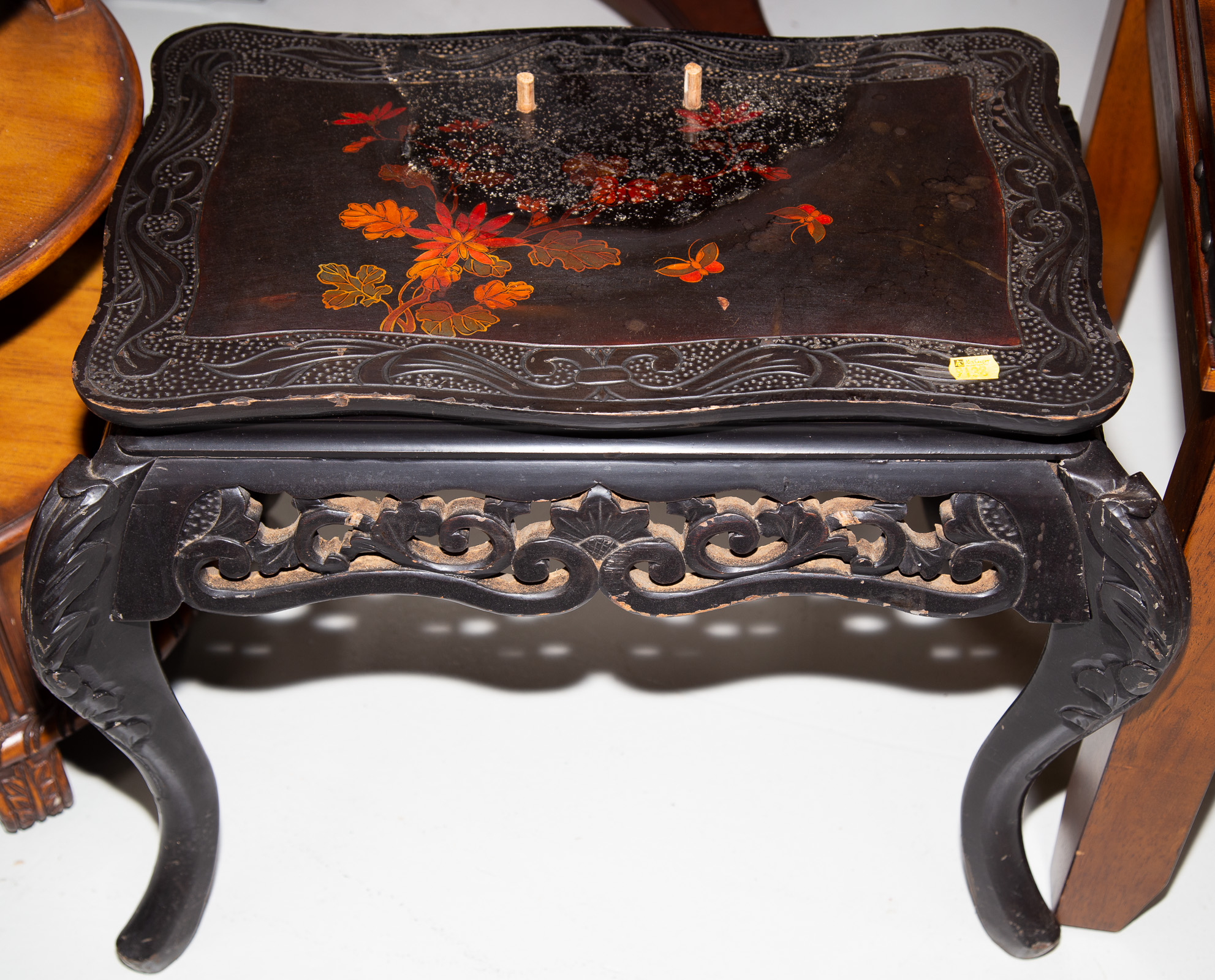 Appraisal: A CHINESE EXPORT LACQUER TABLE Early th century in H