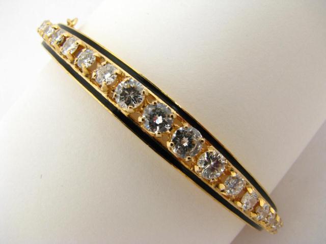 Appraisal: Antique K yellow gold bangle circa early th century with