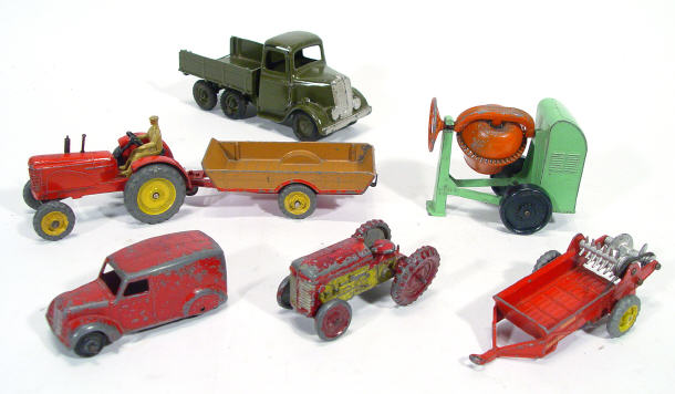 Appraisal: Dinky toys tractor and trailer Massey Harris manure spreader early