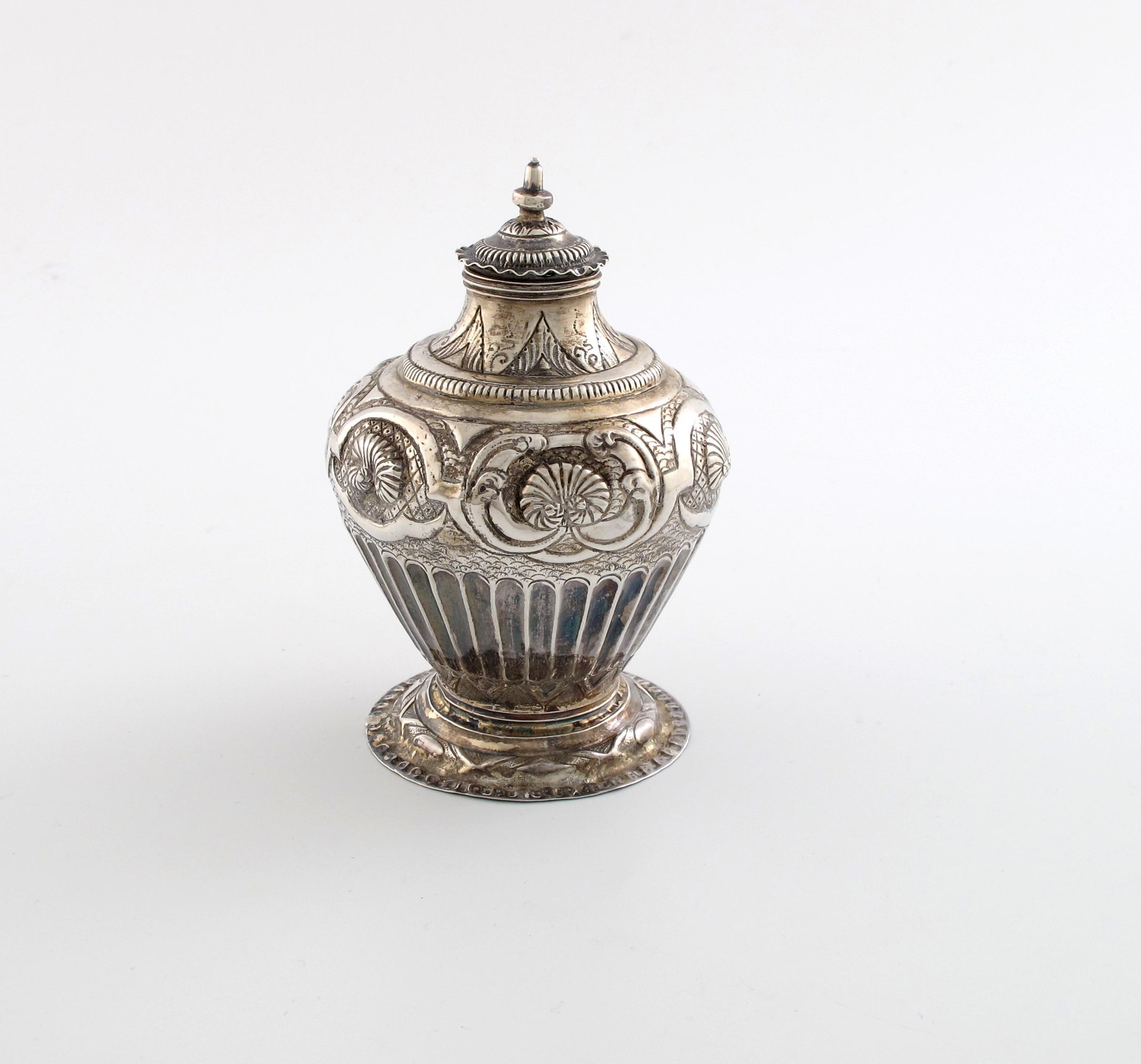 Appraisal: A Dutch silver tea canister