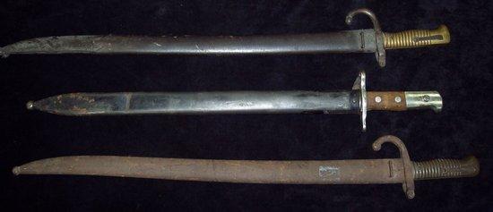 Appraisal: A pair of bayonets by Anderson each with steel mounted