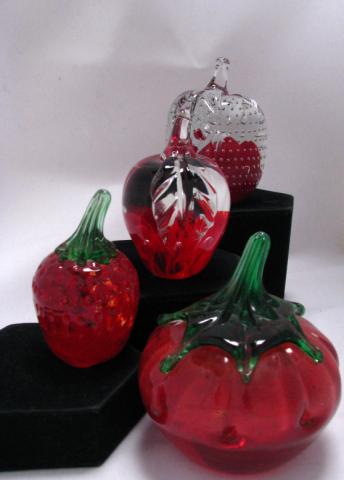 Appraisal: Four St Clair paperweights including Maude and Bob Tomato Suspended