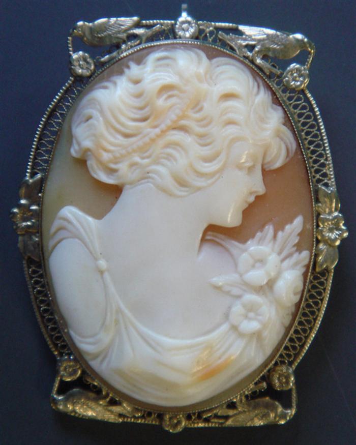 Appraisal: K WG Victorian Cameo Pin Pendant Filigree frame decorated with