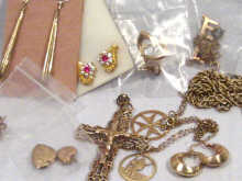 Appraisal: Gold jewellery A mixed lot of carat gold jewellery including