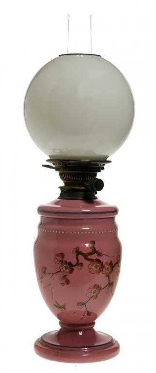 Appraisal: A VICTORIAN PINK CASED GLASS OIL LAMP of vase shape