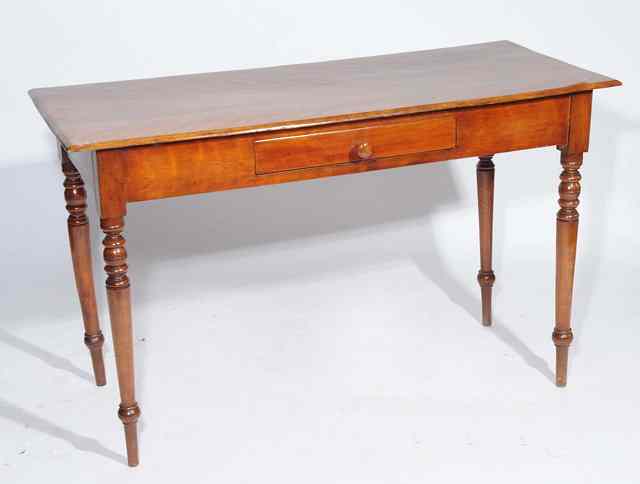 Appraisal: A VICTORIAN MAHOGANY RECTANGULAR TABLE with single frieze drawer to