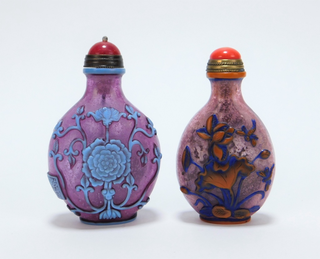 Appraisal: CHINESE QING DYNASTY PEKING GLASS SNUFF BOTTLES China Qing DynastyIncludes