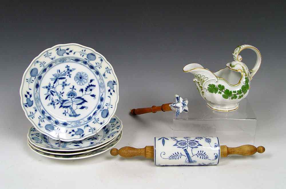 Appraisal: MEISSEN BLUE ONION AND FULL GREEN piece group to include