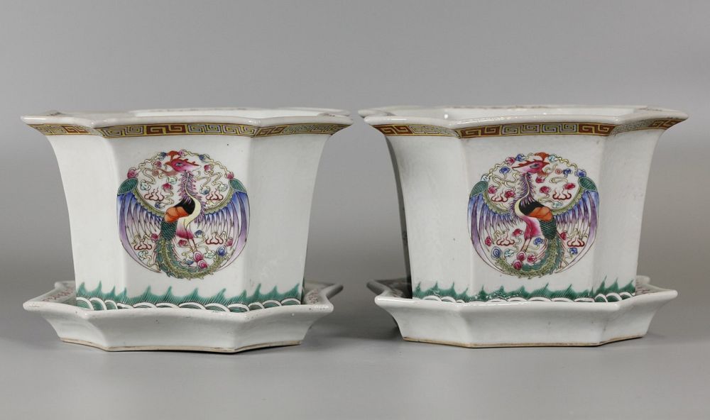 Appraisal: pair of Chinese porcelain planters w dishes one side decorated