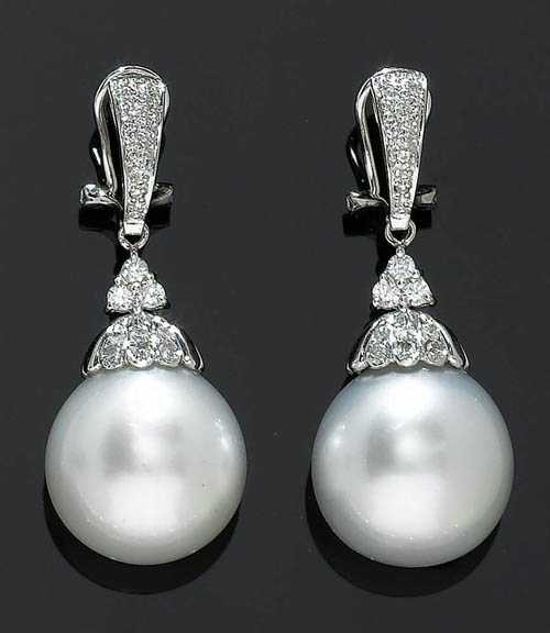 Appraisal: PEARL AND BRILLIANT-CUT DIAMOND PENDANT EARRINGS White gold Casual-elegant clip