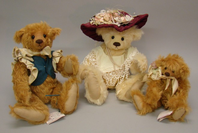 Appraisal: Lot of tagged marked dressed long mohair artist bears by