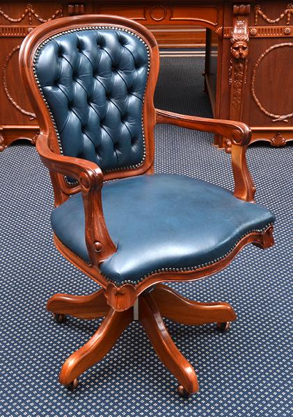 Appraisal: LEATHER UPHOLSTERED BUTTON BACK OFFICE ARM CHAIR