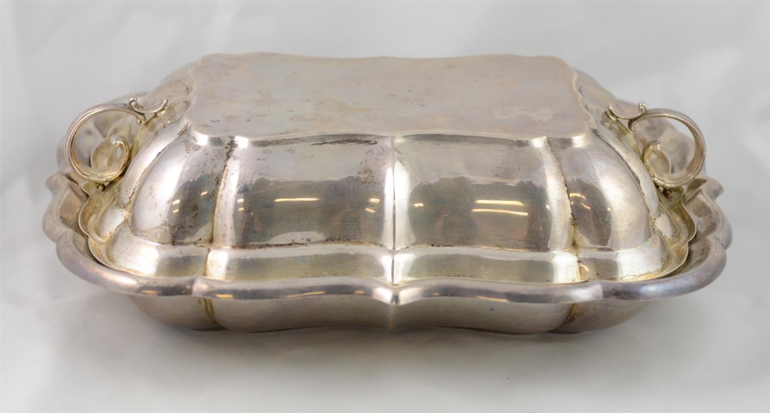 Appraisal: Reed Barton sterling silver scalloped rectangular covered vegetable dish Windsor