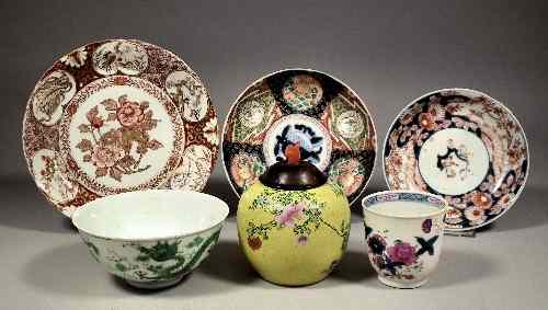 Appraisal: A small collection of Chinese porcelain including - Bowl decorated