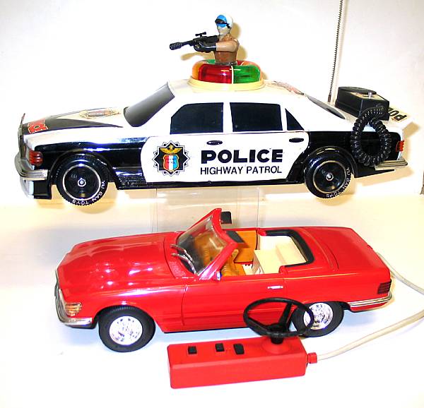 Appraisal: Plastic remote control cars Lot comprising assorted plastic vehicles with