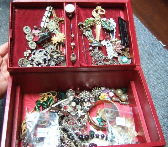 Appraisal: A collection of mostly costume jewellery including necklaces beads rings