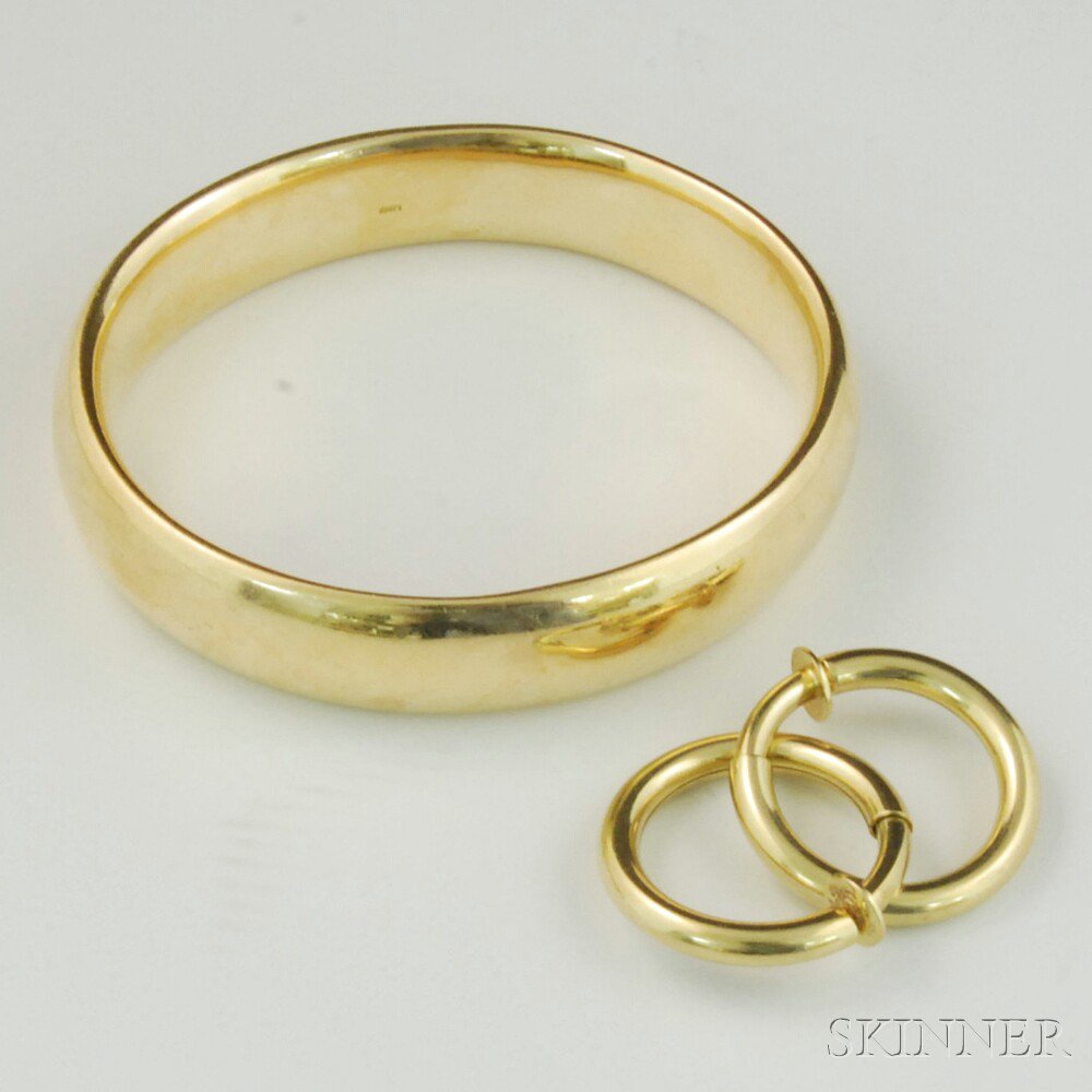 Appraisal: Two kt Gold Jewelry Items a polished bangle maker's mark