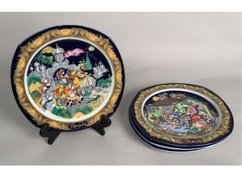 Appraisal: Five holiday display plates by Weihnachtstellar Rosenthal Germany dia Condition