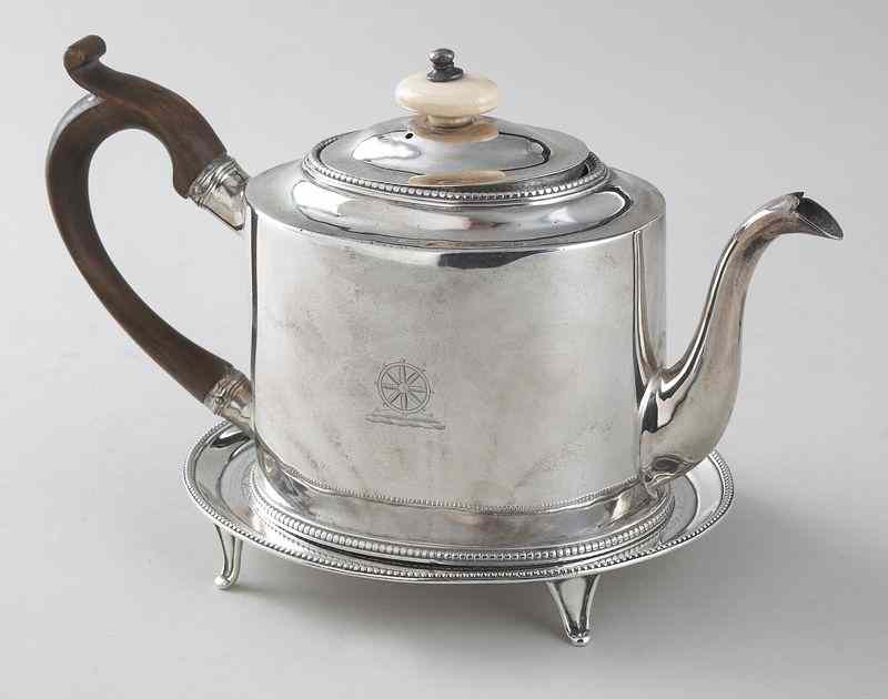 Appraisal: Hester Bateman sterling silver teapot on stand The teapot with