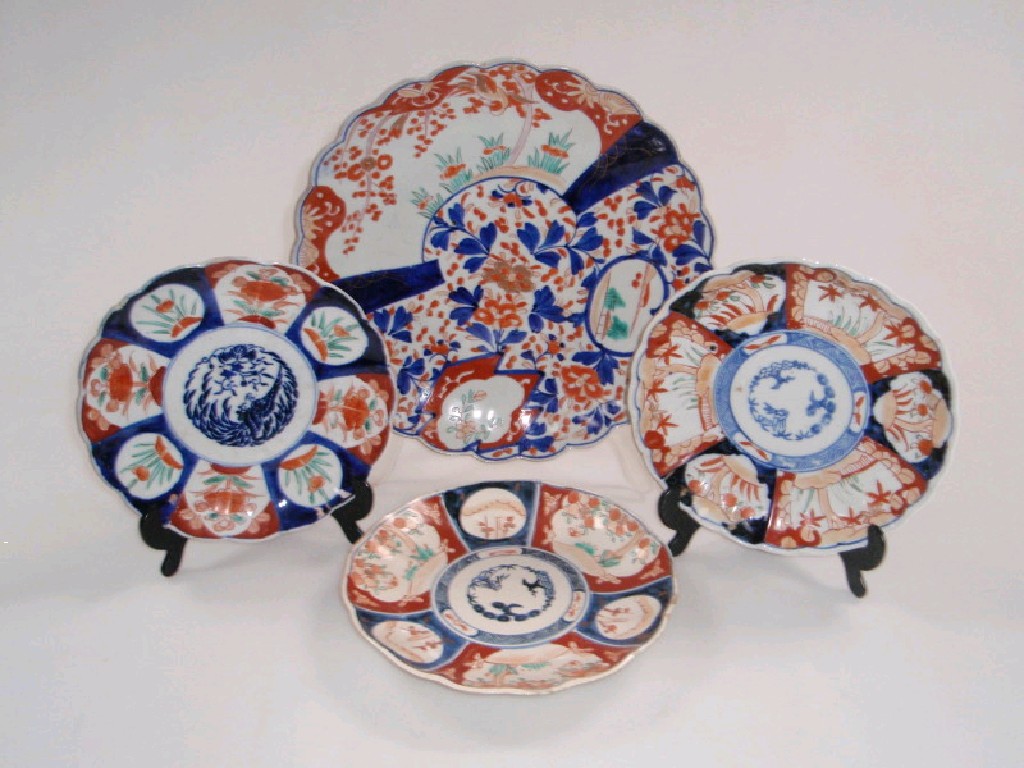 Appraisal: A thC Imari saucer dish cm dia and three similar