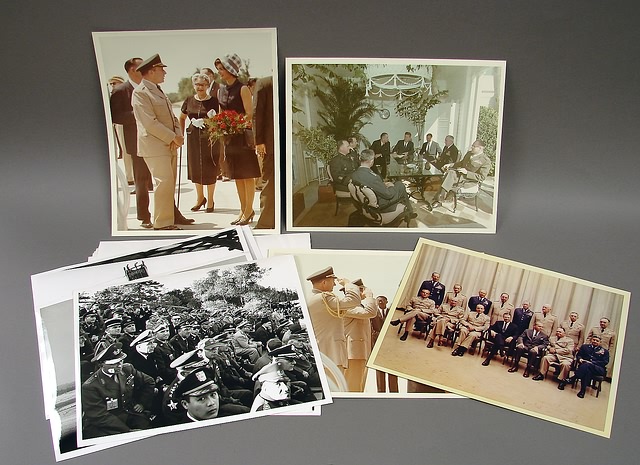 Appraisal: Grouping of twenty-one by photographs showing joint chiefs of staff