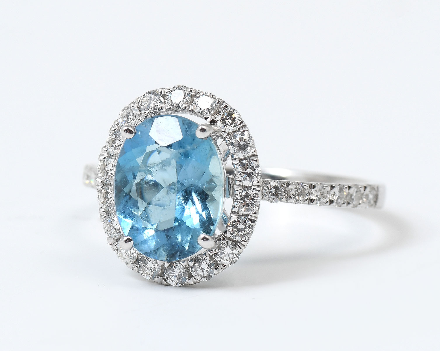 Appraisal: CUSTOM K AQUAMARINE DIAMOND RING ct oval cut aquamarine is