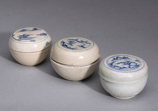 Appraisal: Twelve blue and white landscape boxes Late th Early th